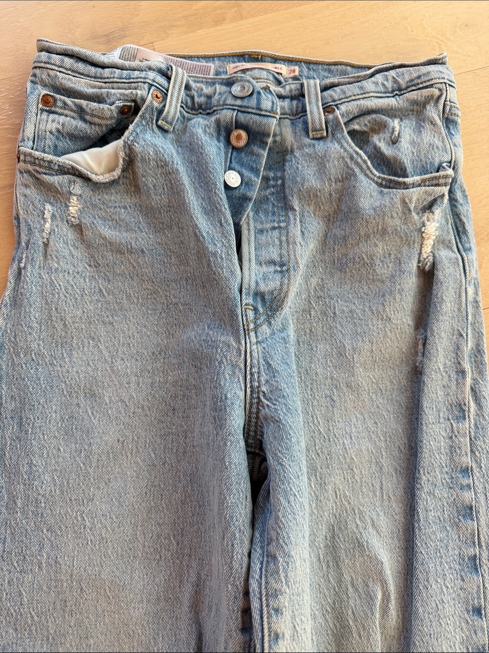 Levi’s - Picture 3 of 9